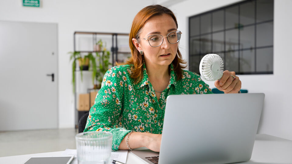 frau_am_Laptop.jpg - © iStock